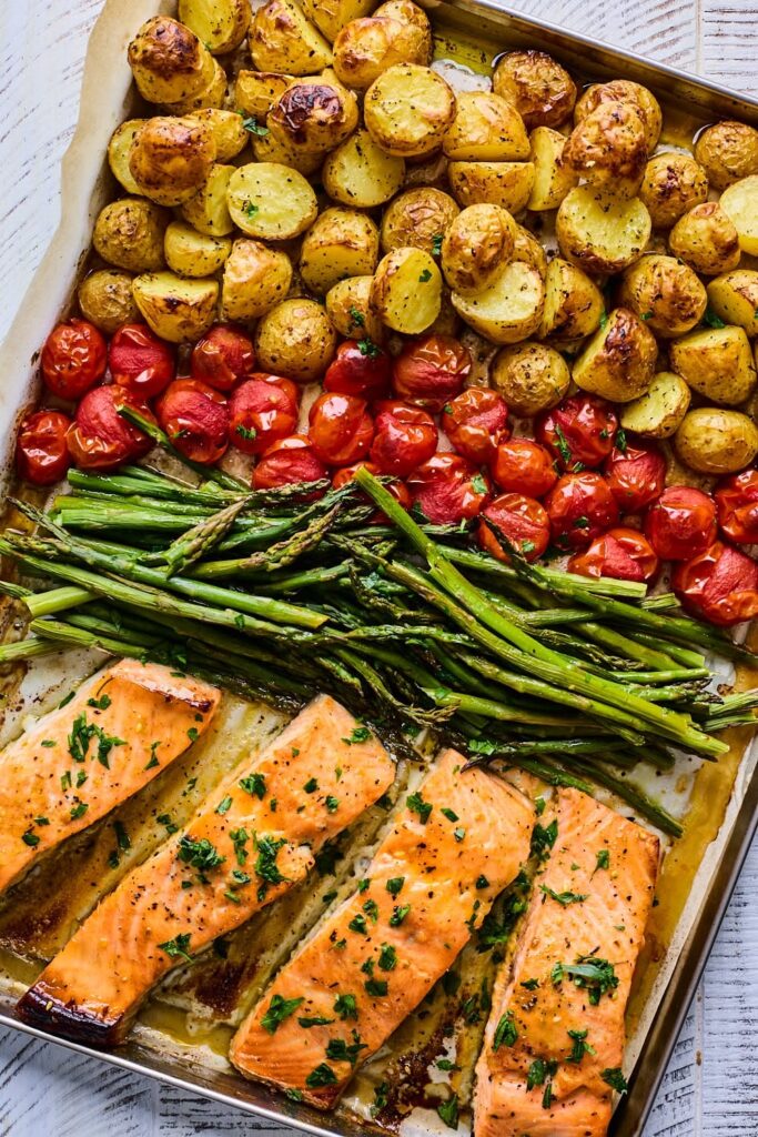 sheetpan salmon and potatoes with veggies