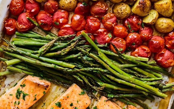 sheetpan salmon and potatoes with veggies